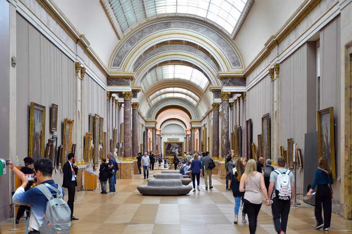 grand-gallery-louvre-paris