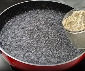 آموزش آشپزی؛ آرد رو بریز توی آب جوش از نتیجش شگفت زده میشی دو تا دستور آشپزی خوشمزه