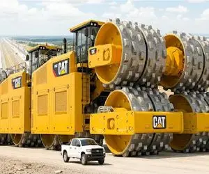 ابزارآلات غول پیکر؛ بهترین بیل مکانیکی‌ با مهارت حمل و نقل خطرناک که شگفتی‌ مهندسین