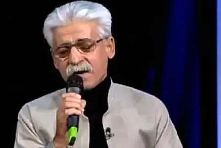 آواز محلی؛ کاک ناصر رزازی با لباس دومادیش چه آوازی میخونه روحت لمس میشه