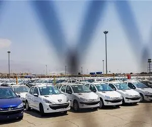 قیمت خودرو امروز ۲۰ مرداد ۱۴۰۴؛ بازار پرالتهاب با موج گرانی و افت‌وخیز شدید