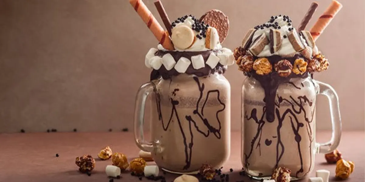 میلک شیک بادام زمینی