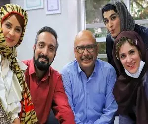 سکانس خندان/خانومی قلب ژوله رو شکونده ولی نمیخواد قبول کنه/میگه عاشق تیپ من شده