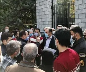 تجمع نیروهای قرارداد موقت وزارت نفت مقابل مجلس