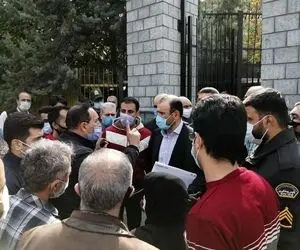 تجمع نیروهای قرارداد موقت وزارت نفت مقابل مجلس