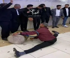 آواز شاد؛ مرد نوه بروسلیه 180 زده کف تالار طبل میزنه هر کسی رد میشه پول بارونش میکنه