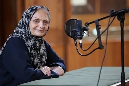 آواز دلنشین؛ مجری از صدای زلال و از بهشت اومده خانم گوینده قدیمی 80 ساله شاخ درآورد