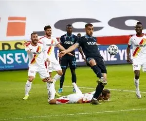 عدم پاسخ مثبت حسینی به پیشنهاد ترابزون‌اسپور