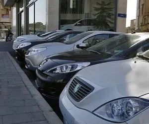 خودرو را قسطی به مردم بدهید تا بازار از رکود خارج شود