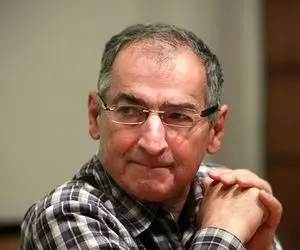 آخرین وضعیت صادق زیباکلام در زندان از زبان دخترش