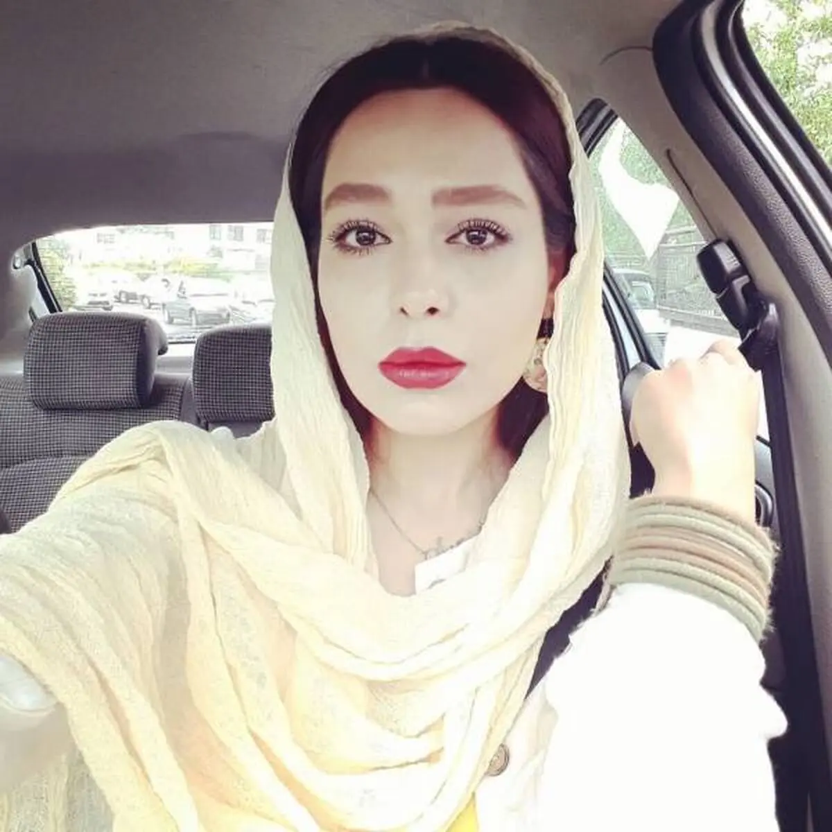 بیوگرافی-سانیا-سالاری