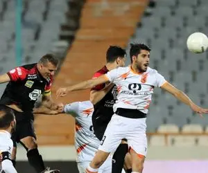 امروز هم سیدجلال به‌ جای مهاجمان گل می‌زند؟