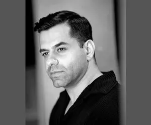 آواز غمگین؛ رضا بهرام چرا تو این حاله با چه وضعی آهنگ شاید بغض آخرم باشه رو میخونه