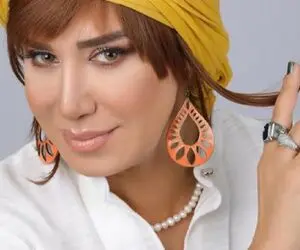 عکس مدلینگ خانم بازیگر با موهای بلوند، فر و بدون روسری!