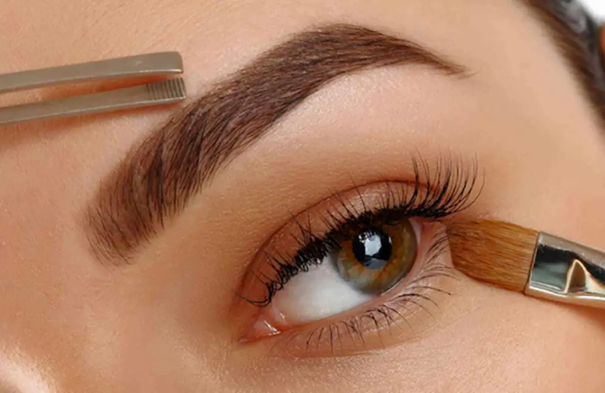 Appropriate-eyebrow-color
