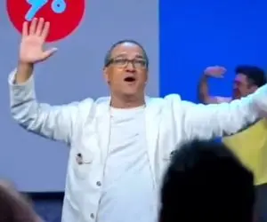 آواز هنرمندانه؛ رامبد جوان نشون داد تو خانواده مادری چجوری میرقصه سالن ترکید از هیجان