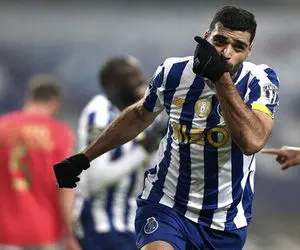 طارمی در کنار محمد صلاح و گریژمان