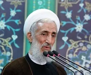 (ویدئو) تصاویر تازه از حال و هوای کاظم صدیقی در مراسم تشییع فرزندش