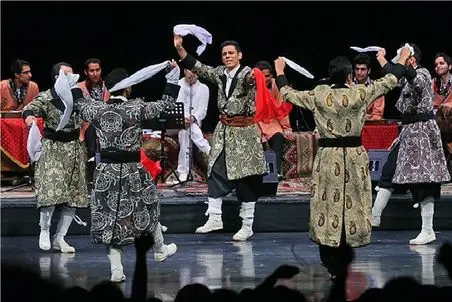 آواز شاد/صدای ساز و دهل و رقص لری تالار وحدت رو ترکونده