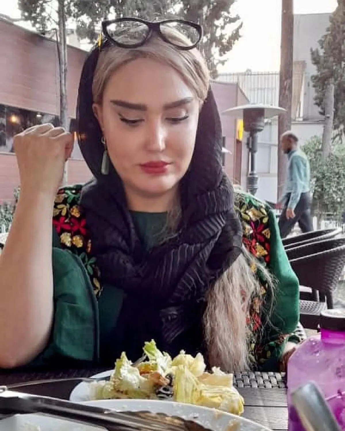 zohrefakour_1625969823_1