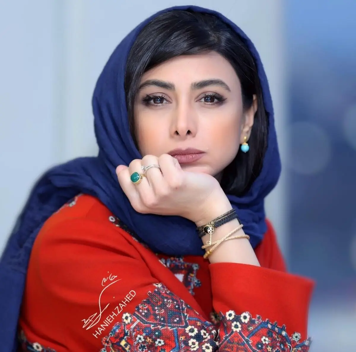 جسور پوش مثل آزاده صمدی 