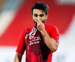 ستاره پرسپولیس در آستانه بازی با فولاد مصدوم شد