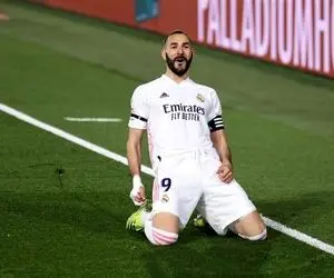 بنزما در رئال مادرید می‌ماند؟