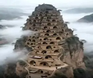 معماری خلاقانه؛ خونه کوهی ساختن برا رفت و آمد باید از حاشیه برن یه تکون افتادن تو دره