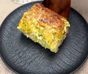 آموزش آشپزی؛ اگه کدوسبز، تخم مرغ و ماهی تن دارید این غذای خوشمزه رو درست کنید	