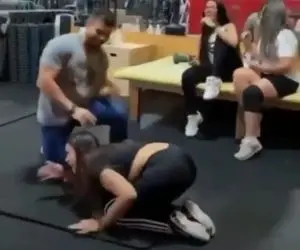 این دختر موقع ورزش کردن کار خرابی کرد!! / ویدیو 