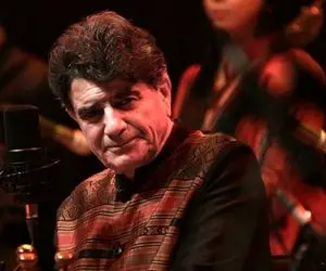 آواز ماندگار؛ استاد محمدرضا شجریان چه گوشنواز و با حس آهنگ رندان مست رو میخونه