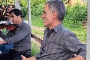 آواز شاد؛ پیرمرد دوستداشتنی تو جمع رفقاش آهنگ نیر نیر رو میخونه و میرقصه ایولا داره