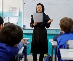 معلمان پولی که باید سه ماه پیش می گرفتند را قرار است آخر این ماه بگیرند