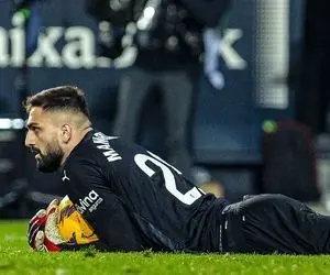 توافق نهایی لیورپول با رقیب آلیسون بکر