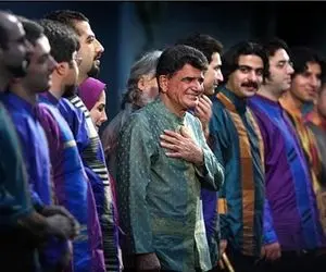 آواز پر طمطراق/ تمبک از همایون باشه آواز از پدر همچین اجرای به یاد ماندنی ثبت میشه