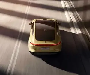 نیو از سدان برقی جدید خود ET5 رونمایی کرد