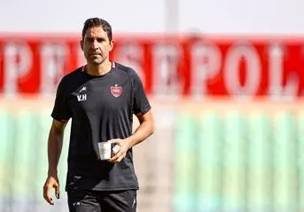 تعجب مجری از دستمزد هاشمیان: ۸ بازی، ۵۰میلیارد!