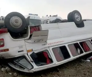 واژگونی مینی‌بوس در تهران؛ چند نفر مصدوم شدند؟