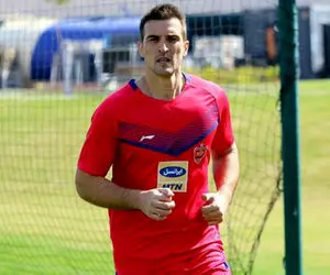 آیا پرسپولیس از پنجره نقل و انتقالات محروم می شود