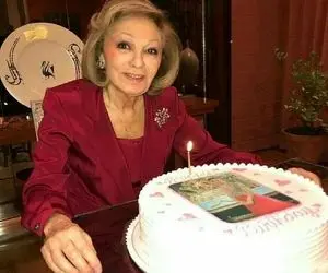 سفر به ایام قدیم سال 1348؛ تولد مجلل و کیک لوکس محمدرضا پهلوی برای فرح