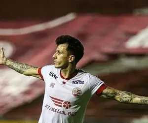 استقلال بی خیال یک بازیکن شد!