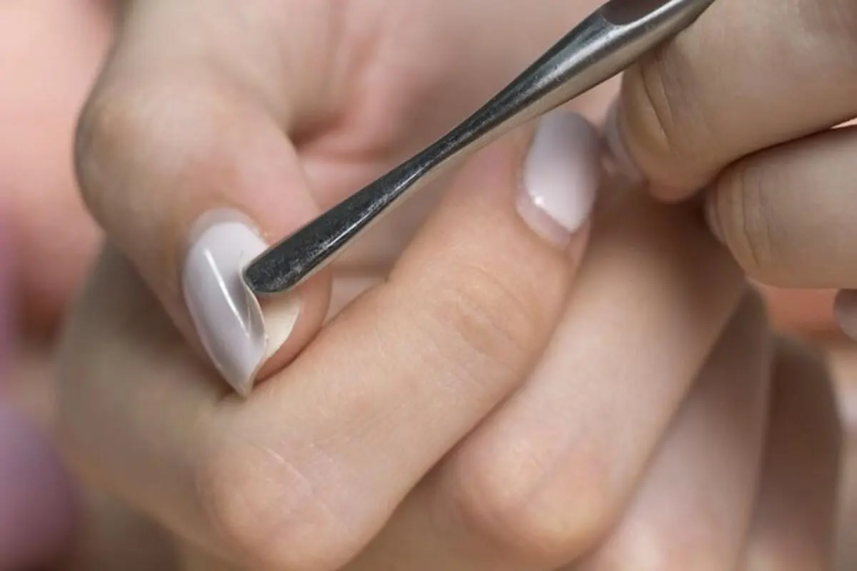 remove-gel-nail-polish-at-home