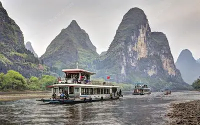 شگفتی های طبیعت؛ رودخانه لی زیباترین رودخونه چین که جزء ۱۰ جاذبه برتر آبی دنیاست