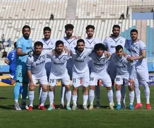 (عکس) پوستر باشگاه ملوان با کنایه به خط سفید اینترنتی