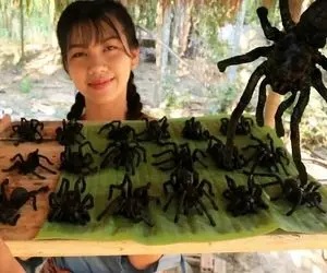 غذای خیابانی ؛ پخت غذا با اون حیوون لامصبی که ما ازش میترسیم و اینا تو پیاز سرخ میکنن