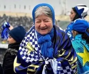 فریده نوروزی مادربزرگ استقلالی در تمرین آبی ها