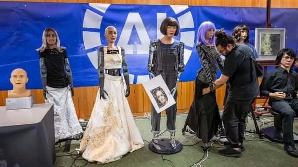 robot-ceo-mika2