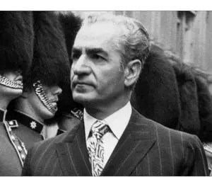 سفر به ایام قدیم ندیم؛ گشت گذار شاه عزل شده با اسب در روستای پدری