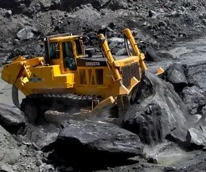 ابزارآلات غول پیکر؛ بیل‌ مکانیکی غول‌پیکر مار و با ریشه درخت از جا کند