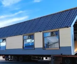 معماری خلاقانه؛ خونه تاشو ساختن دلباز دنیا رو میگردن با خودشون میبرنش